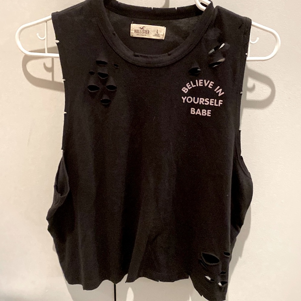 Hollister Graphic Crop Top